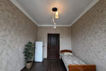 Комната, (всего 3 ком.), 54 м², 2/2 эт.