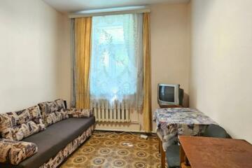 Комната, (всего 4 ком.), 20,8 м², 1/1 эт.