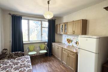 Комната, (всего 10 ком.), 12,5 м², 2/5 эт.